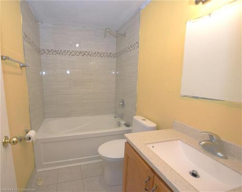 72 Nutcracker Street, Cambridge, ON - Indoor Photo Showing Bathroom