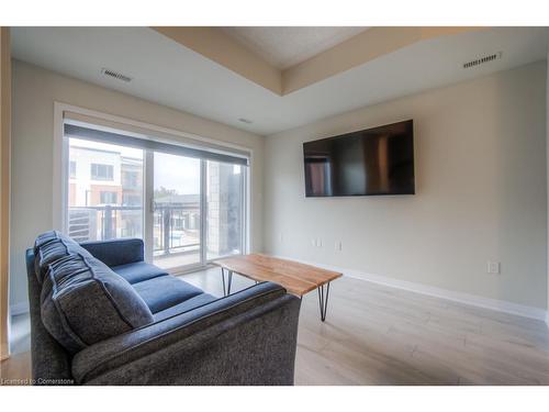 55-25 Isherwood Avenue, Cambridge, ON - Indoor Photo Showing Living Room