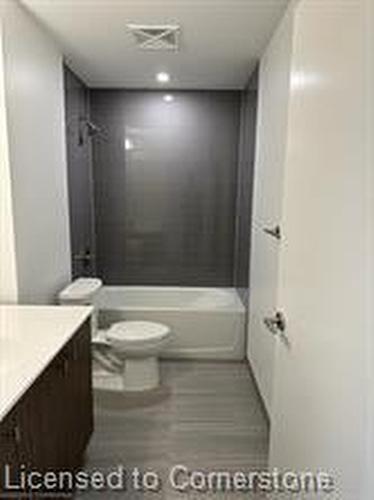 1205-5 Wellington Street, Kitchener, ON - Indoor Photo Showing Bathroom