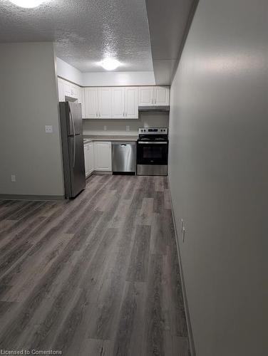 409-736 Old Albert Street, Waterloo, ON - Indoor Photo Showing Kitchen