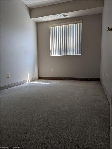 410-274 Erb Street W, Waterloo, ON - Indoor Photo Showing Other Room