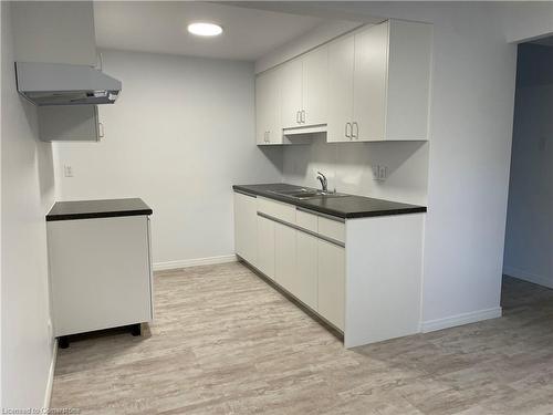 5-280 Thaler Avenue, Kitchener, ON - Indoor Photo Showing Kitchen