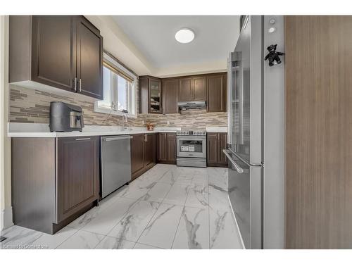 1161 Upper Thames Drive, Woodstock, ON - Indoor Photo Showing Kitchen