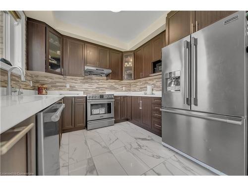 1161 Upper Thames Drive, Woodstock, ON - Indoor Photo Showing Kitchen With Upgraded Kitchen