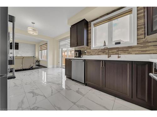 1161 Upper Thames Drive, Woodstock, ON - Indoor Photo Showing Kitchen