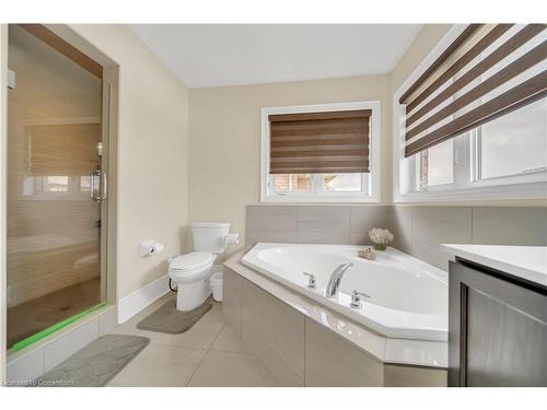 1161 Upper Thames Drive, Woodstock, ON - Indoor Photo Showing Bathroom