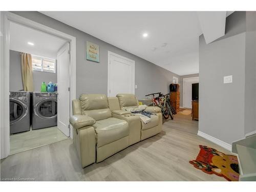 1161 Upper Thames Drive, Woodstock, ON - Indoor Photo Showing Laundry Room