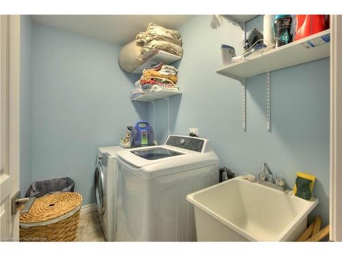 8 Cheltenham Mews, Kitchener, ON - Indoor Photo Showing Laundry Room