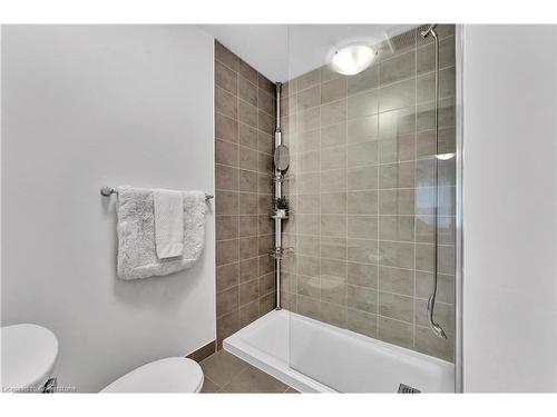 42-110 Fergus Ave, Kitchener, ON - Indoor Photo Showing Bathroom