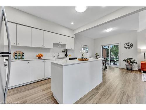 42-110 Fergus Ave, Kitchener, ON - Indoor Photo Showing Kitchen