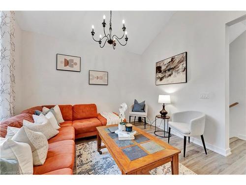 42-110 Fergus Ave, Kitchener, ON - Indoor Photo Showing Living Room