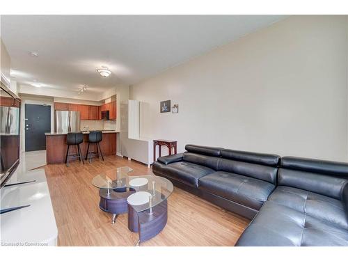 205-3504 Hurontario Street, Mississauga, ON - Indoor Photo Showing Living Room