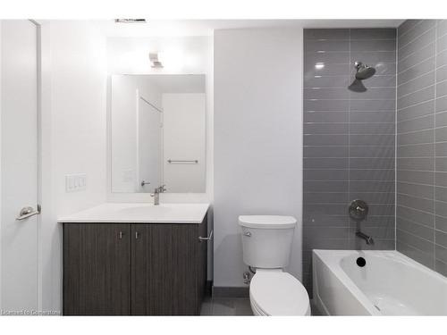 511-15 Wellington Street S, Kitchener, ON - Indoor Photo Showing Bathroom