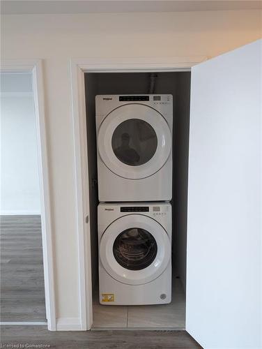 2501-60 Charles Street, Kitchener, ON - Indoor Photo Showing Laundry Room