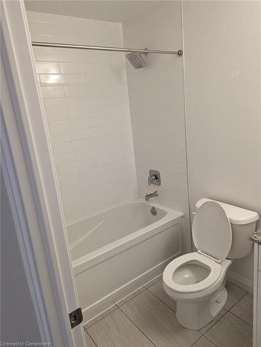 2501-60 Charles Street, Kitchener, ON - Indoor Photo Showing Bathroom