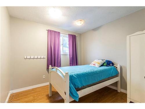 39 Keewatin Avenue, Kitchener, ON - Indoor Photo Showing Bedroom