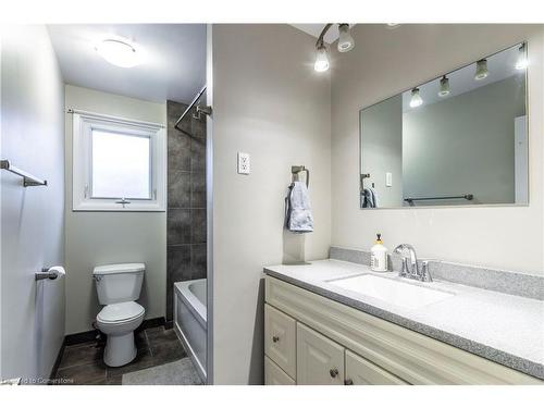 39 Keewatin Avenue, Kitchener, ON - Indoor Photo Showing Bathroom