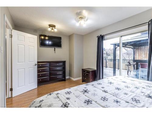 39 Keewatin Avenue, Kitchener, ON - Indoor Photo Showing Bedroom