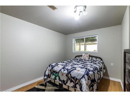 39 Keewatin Avenue, Kitchener, ON - Indoor Photo Showing Bedroom