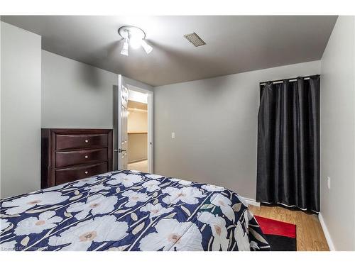 39 Keewatin Avenue, Kitchener, ON - Indoor Photo Showing Bedroom