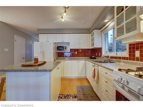 134 Cavelletti Court, Waterloo, ON - Indoor Photo Showing Kitchen With Double Sink