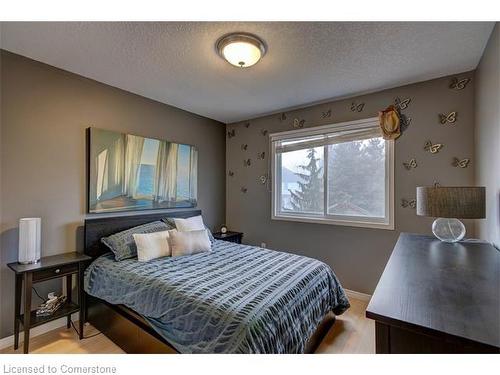 134 Cavelletti Court, Waterloo, ON - Indoor Photo Showing Bedroom