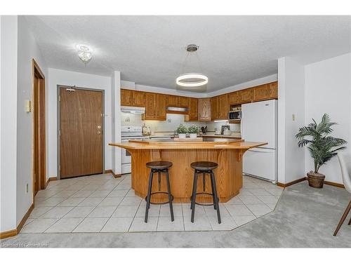 104-4 Albert Street, Cambridge, ON - Indoor Photo Showing Kitchen