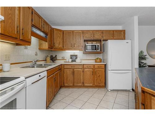 104-4 Albert Street, Cambridge, ON - Indoor Photo Showing Kitchen With Double Sink