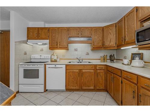 104-4 Albert Street, Cambridge, ON - Indoor Photo Showing Kitchen With Double Sink