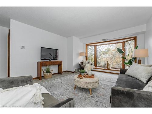 104-4 Albert Street, Cambridge, ON - Indoor Photo Showing Living Room