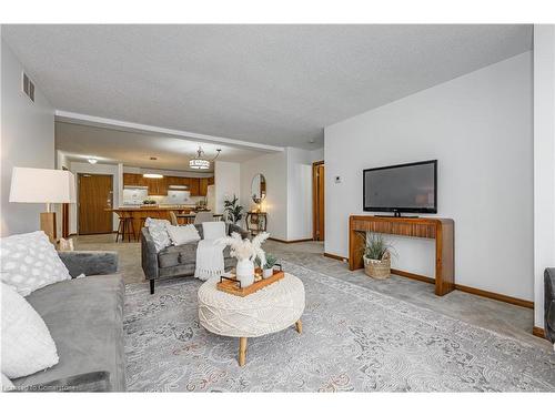 104-4 Albert Street, Cambridge, ON - Indoor Photo Showing Living Room