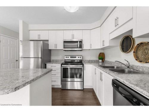 62-50 Pinnacle Drive, Kitchener, ON - Indoor Photo Showing Kitchen With Stainless Steel Kitchen With Double Sink With Upgraded Kitchen