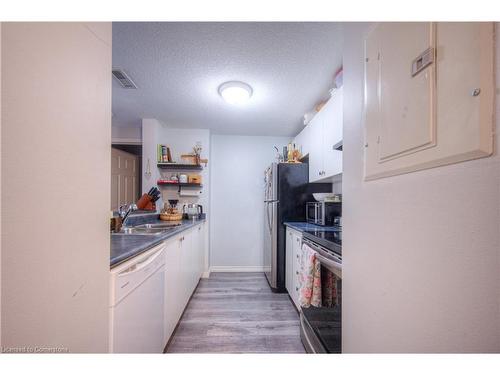 10C-45 Cedarhill Crescent, Kitchener, ON - Indoor Photo Showing Kitchen With Double Sink