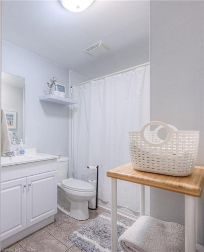 10C-45 Cedarhill Crescent, Kitchener, ON - Indoor Photo Showing Bathroom