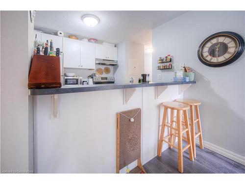 10C-45 Cedarhill Crescent, Kitchener, ON - Indoor Photo Showing Kitchen