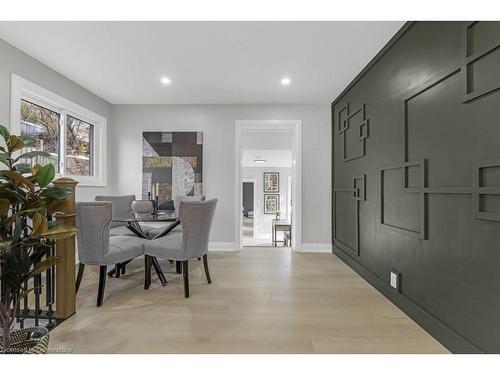 10 Cleaveholm Drive, Halton Hills, ON - Indoor Photo Showing Dining Room