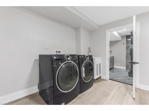 10 Cleaveholm Drive, Halton Hills, ON - Indoor Photo Showing Laundry Room