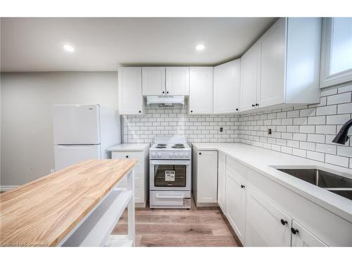 29 Scrimger Avenue, Cambridge, ON - Indoor Photo Showing Kitchen