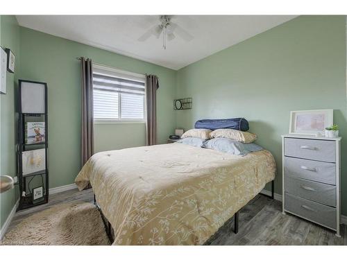 81 Dyer Court, Cambridge, ON - Indoor Photo Showing Bedroom