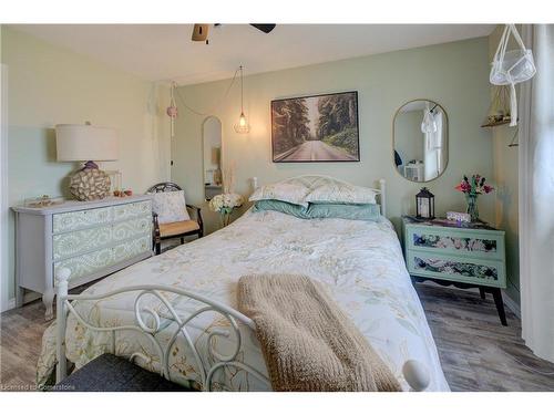 81 Dyer Court, Cambridge, ON - Indoor Photo Showing Bedroom