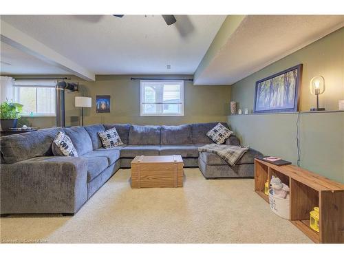 81 Dyer Court, Cambridge, ON - Indoor Photo Showing Living Room