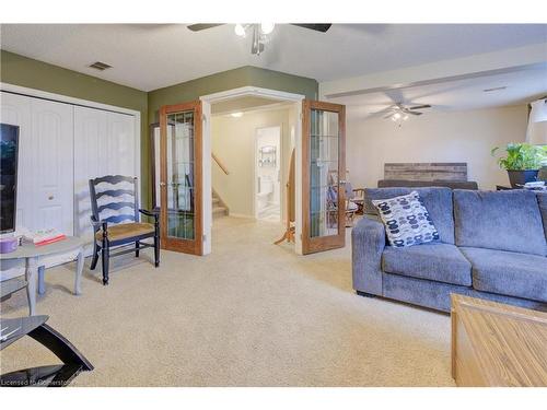 81 Dyer Court, Cambridge, ON - Indoor Photo Showing Living Room