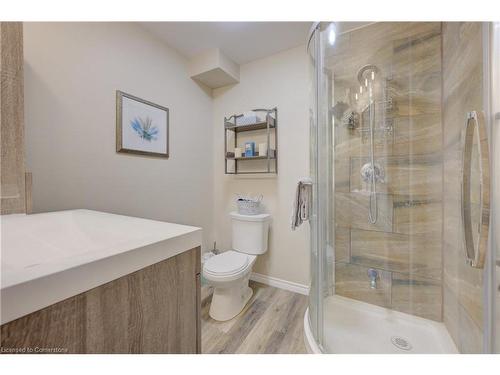 81 Dyer Court, Cambridge, ON - Indoor Photo Showing Bathroom