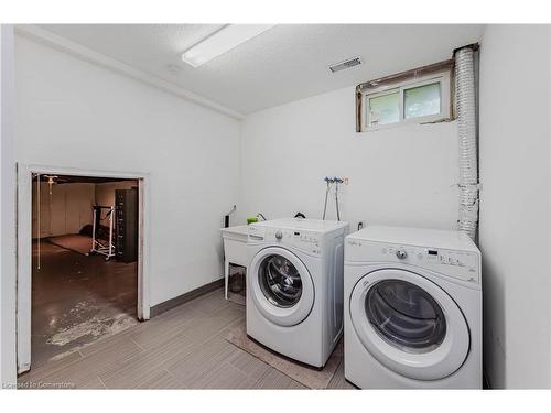 60 Glenburnie Drive, Guelph, ON - Indoor Photo Showing Laundry Room