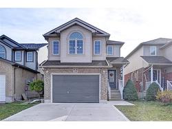 39 Peach Blossom Crescent  Kitchener, ON N2E 3Z7