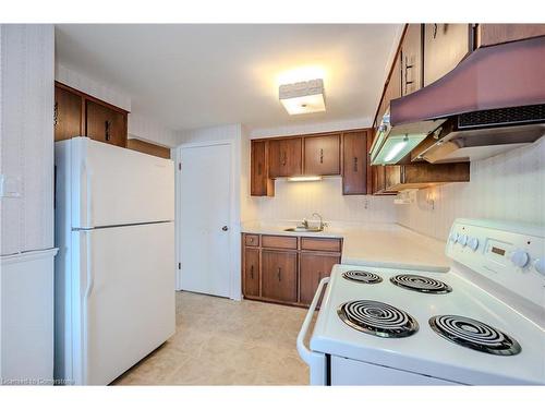 236 Huntingdon Crescent, Waterloo, ON - Indoor Photo Showing Kitchen