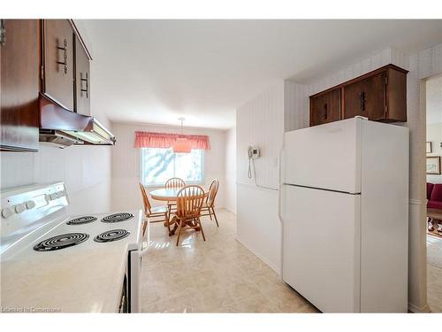 236 Huntingdon Crescent, Waterloo, ON - Indoor Photo Showing Kitchen