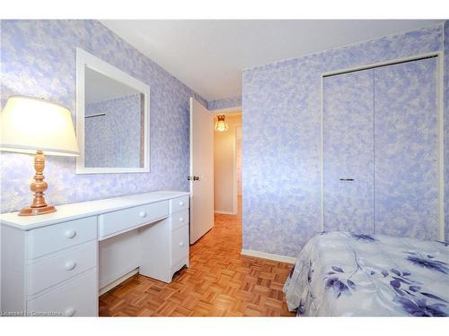 236 Huntingdon Crescent, Waterloo, ON - Indoor Photo Showing Bedroom