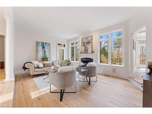 994 Stonebrook Road, Cambridge, ON - Indoor Photo Showing Living Room