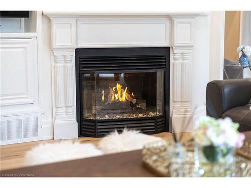 994 Stonebrook Road, Cambridge, ON - Indoor Photo Showing Living Room With Fireplace